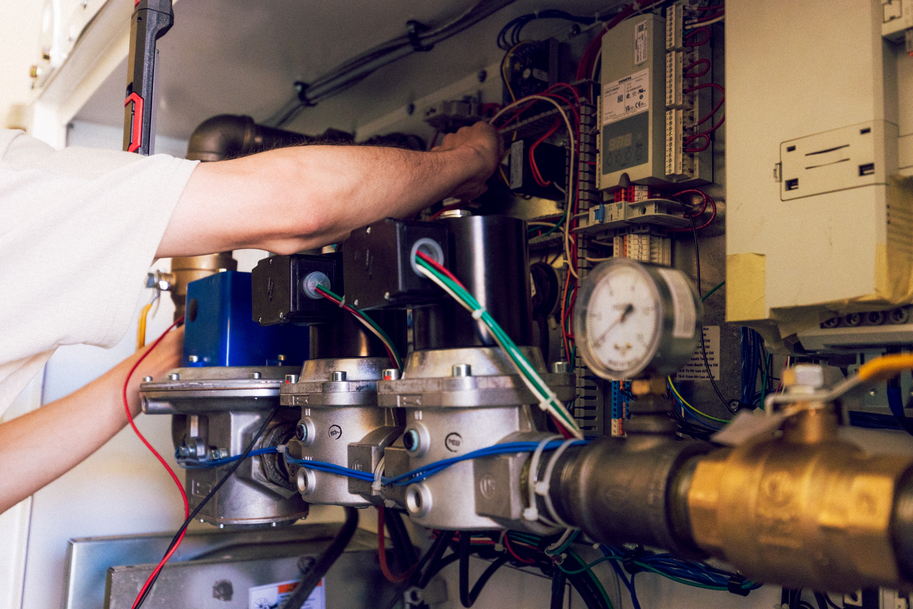 Understanding Static Pressure and Its Role in Spray Booth Performance