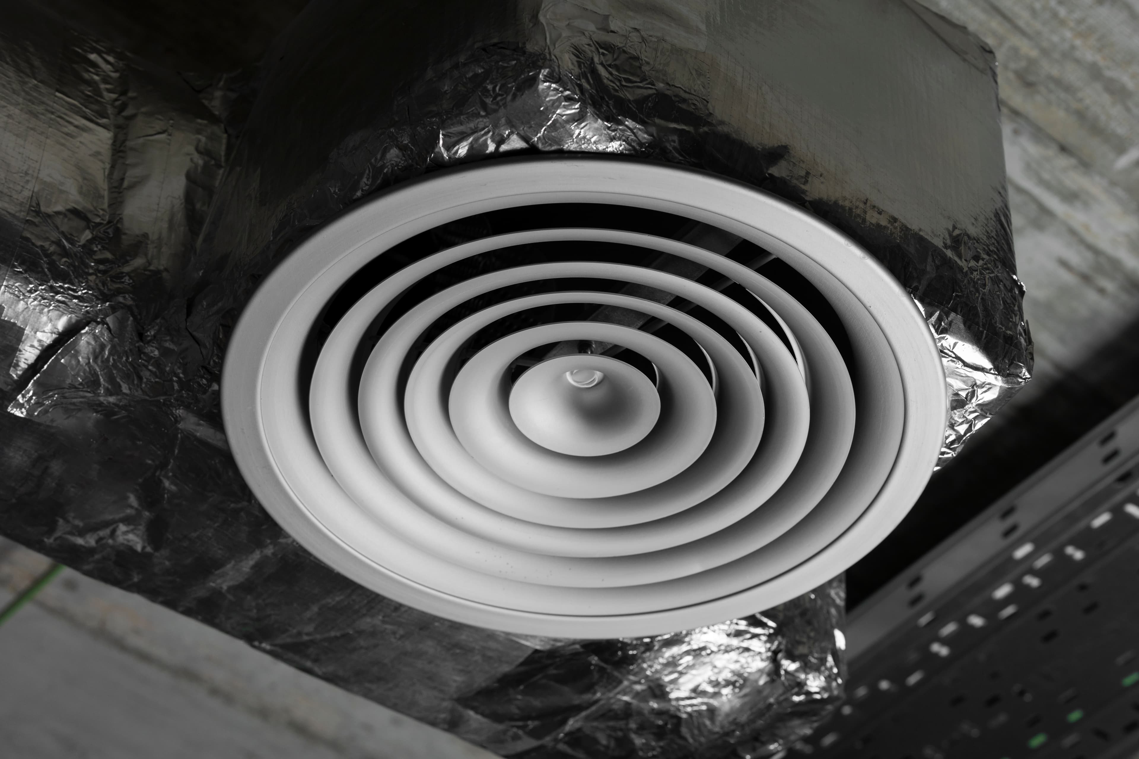 Choosing the Right Exhaust Fan for Your Spray Booth