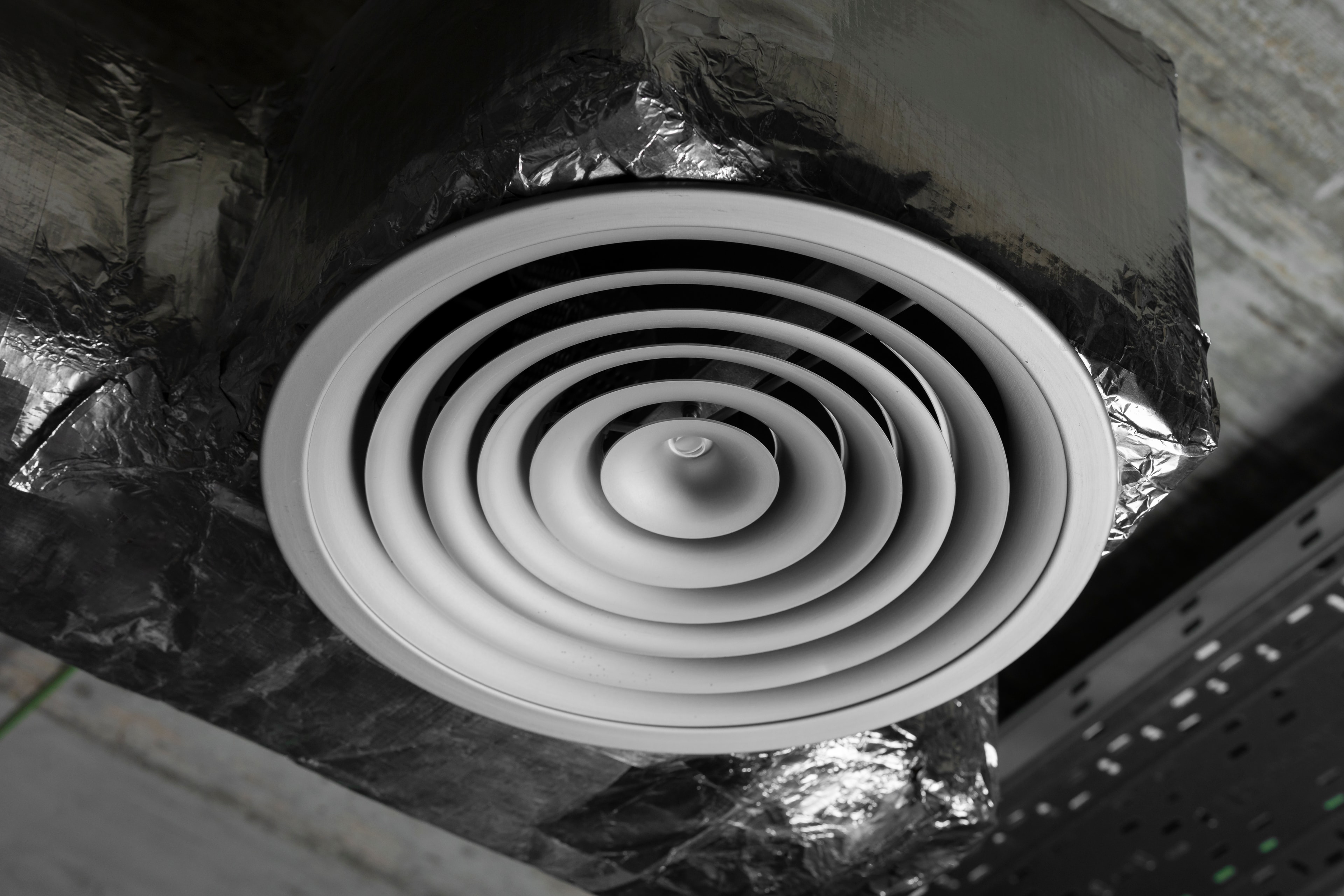 Choosing the Right Exhaust Fan for Your Spray Booth
